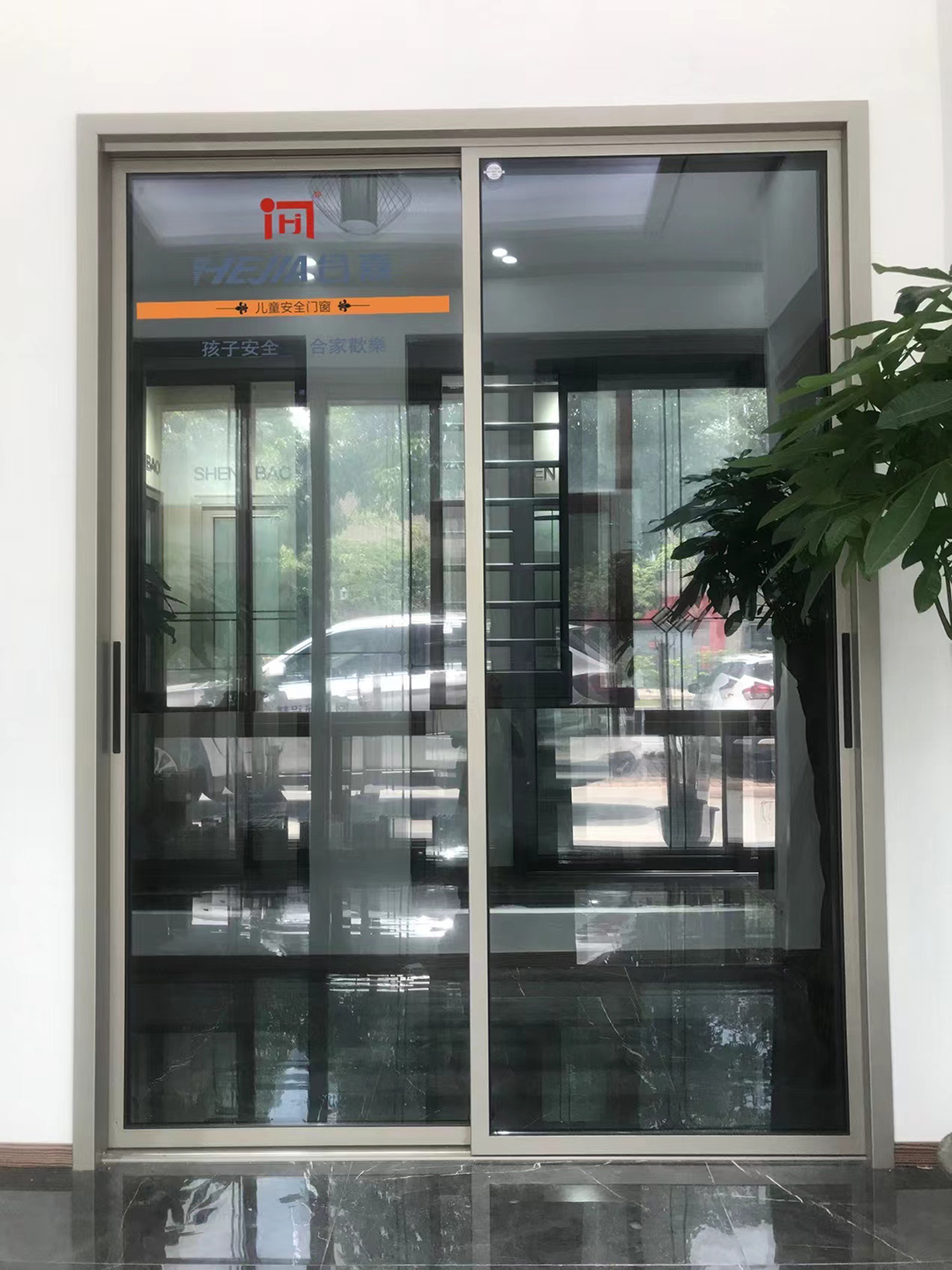 儿童安全系统简雅门
